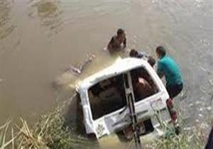 انقلاب ميكروباص في ترعة بسوهاج وانتشال 8 مصابين