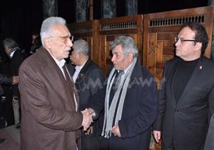 50 صورة ترصد.. نجوم الفن والمجتمع في عزاء الشاعر سيد حجاب