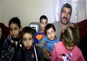 بالصور.. "الميت الحي".. مواطن يبحث عن إثبات لوجوده على قيد الحياة بالمنيا