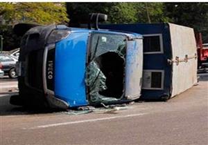 إصابة 4 أشخاص إثر انقلاب سيارة أمن المركزي على طريق "مصر - إسكندرية"