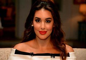 ياسمين صبري بفستان أسود في أحدث جلسة تصوير