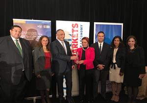 طارق عامر يتسلم جائزة أفضل محافظ في الشرق الأوسط