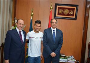 إطلاق اسم طارق حامد على مركز شباب قريته بالدقهلية (صور)