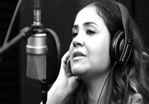 بالفيديو - فيروز كراوية تبدع في غناء "بره مني "