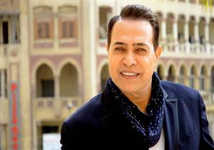 حكيم في "دويتو غنائي" مع مطرب عالمي استعدادًا لمونديال 2018