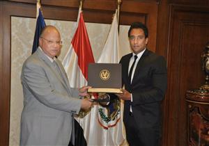 رفض رشوة 200 ألف جنيه.. مدير أمن القاهرة يكرم ضابط الكمين 161 لاسلكي