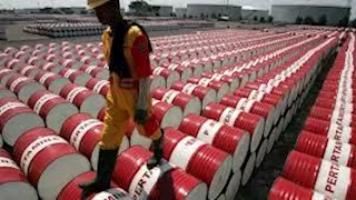 ارتفاع أسعار النفط قرب 4% مع تصاعد مخاوف الإمدادات.. وبرنت يتخطى 98 دولارًا