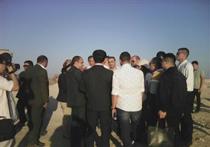 بالصور.. وفد صيني يتفقد موقع إنشاء مجمع للغزل بالفيوم