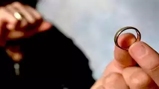 بعد أسبوعين من الزواج.. "حورية" تطلب الخلع: رافض يجيبلي ورد