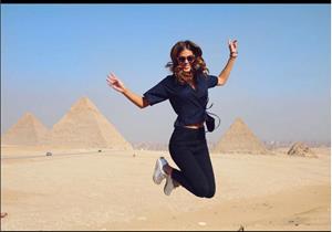 ماذا قالت ملكة جمال الكون بعد زيارة الأهرامات؟