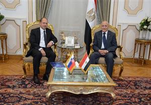 "العصار" يبحث مع سفير سلوفاكيا مجالات التعاون في التصنيع الحربي 