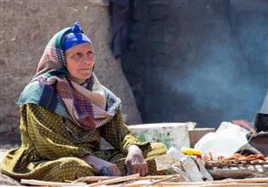 بمناسبة يوم المرأة.. الإحصاء: 3.3 مليون أسرة في مصر ترأسها "نساء" 