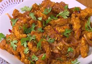 طريقة عمل شرائح الدجاج الحار