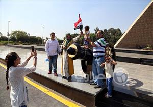 بالصور- المواطنون يحتفلون بالذكرى الـ44 لنصر أكتوبر في "المنصة" 