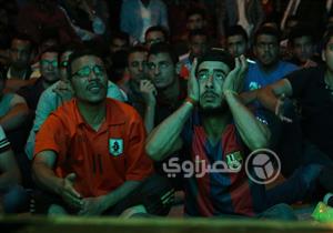 قصة مصورة.. صدمة و بكاء الجماهير بعد هدف الكونغو