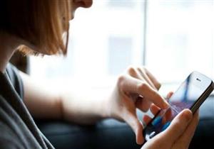 "نرفانا" تخلع زوجها بسبب الموبايل: مقدرش أعيش من غيره