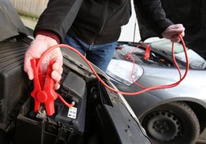 نادي السيارات: هذه الطريقة الصحيحة لتشغيل السيارة ببطارية سيارة أخرى