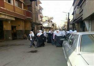 طالبات "تمريض بني سويف" يعترضن على سوء حالة مبنى المدرسة بالغياب