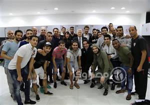 بالصور.. وفد الفيفا يزور الزمالك لمتابعة "انتقالات اللاعبين"