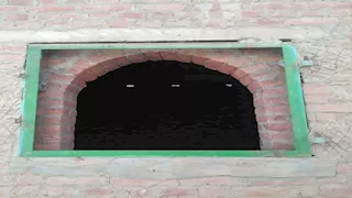 الداخلية تكشف حقيقة فيديو سرقة أبواب المقابر في الفيوم