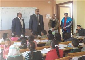 وكيل "تعليم المنوفية" يشدد على محو الرسومات غير اللائقة على جدران المدارس (صور)