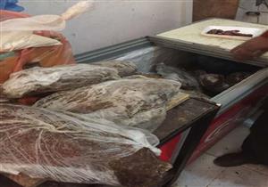 "جراكن وملح فاسد".. ضبط مصنع بدون ترخيص للبسطرمة بالإسكندرية