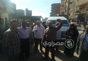 تكدس الركاب بموقف "الشهداء - عبود".. والسائقون يرفعون الأجرة