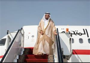 حاكم الشارقة يصل القاهرة ويسلم 354 قطعة أثرية مصادرة بالإمارات