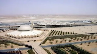 عقب الهجمات الحوثية.. 4 شركات طيران تعلق رحلاتها إلى الرياض