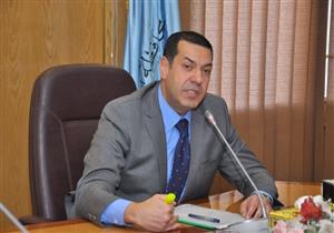 محافظ أسيوط يضبط سيارتين محملتين بمفروزات القمامة دون ترخيص