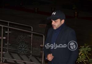 محمد هنيدي ضمن الحاضرين لعزاء شادية بمسجد المشير- (فيديو وصور)