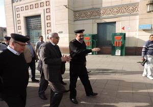 مدير شرطة النقل يتفقد الخدمات الأمنية بمحطة سكك حديد القاهرة ومترو الشهداء-(صور)