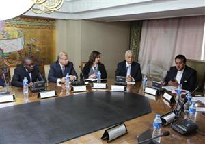 وزير التعليم العالي يبحث توفير مقر دائم لجامعة سنجور بالإسكندرية