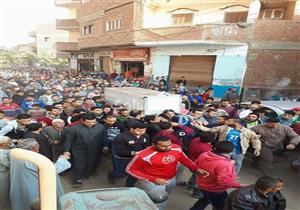 والدة شاب لقى مصرعه حرقًا: "عايزة حق ابني"