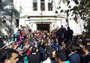 بالصور.. احتشاد المحامين بمقر نقابتهم للمطالبة بتنفيذ أحكام "ضوابط القيد"