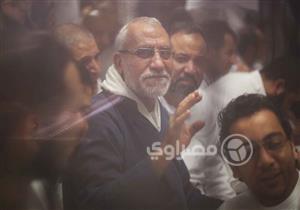 صور| أبرزها "أكفان تحت المنصة".. 5 مشاهد في محاكمة مُتهمي "فضّ رابعة"