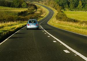 5 نصائح هامة للسفر بالسيارة بأقل كمية من الوقود.. تعرف عليها