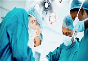 ورم بحجم كرة سلة يهدد بكسر رقبة مراهق (صور)