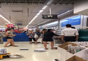 بعد اتهامها بالسرقة.. شاهد رد فعل الفتاة (فيديو)