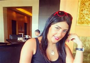 بالفيديو.. نرمين ماهر تشاهد "عمارة رشدي" مع الجمهور بوسط البلد  