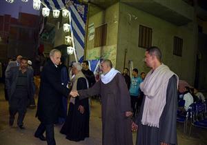 بالصور.. محافظ القليوبية يقدم واجب العزاء لأسرة شهيد القناطر