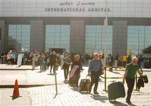 123 سائحا​.. السياحة: الغردقة تستقبل أول رحلة طيران من المجر