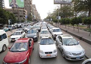 كثافات مرورية أمام جامعة عين شمس وكوبري ١٥ مايور وإعادة فتح شارع الأزهر 