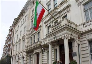 سفارة إيران بصنعاء تتعرض لقذيفة صاروخية أدت لاحتراقها