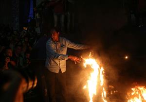 فيديو| قبل أزمة الكويت.. قصة تحديات "حرق الأعلام"