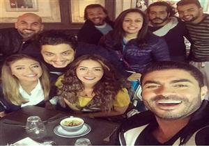 "سيلفي" يجمع لقاء الخميسي وخالد سليم في كواليس "وراء الشمس"