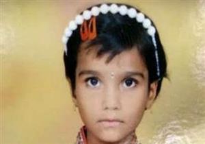 مشهد درامي يخطف روح طفلة بالهند.. "حرقت نفسها"