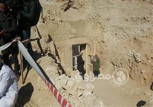 مقبرة "منشدة آمون" و100 ختم جنائزي.. تفاصيل الكشف الأثري الجديد بالأقصر (فيديو )