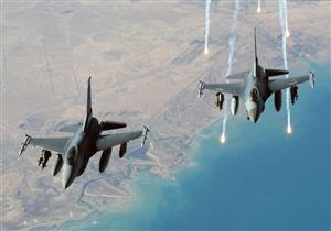 الحكومة اليمنية: الضربات الأمريكية البريطانية على أهداف الحوثيين لاستمرارهم في استهداف الملاحة الدولية