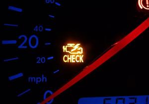 ظهور علامة Check Engine يحذرك من عدة مشاكل.. تعرف عليها 